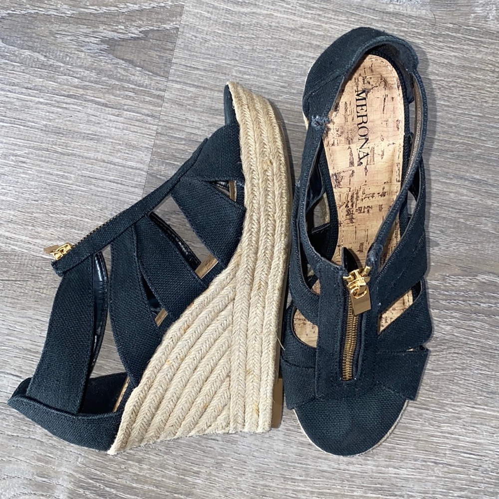 Black wedge heels